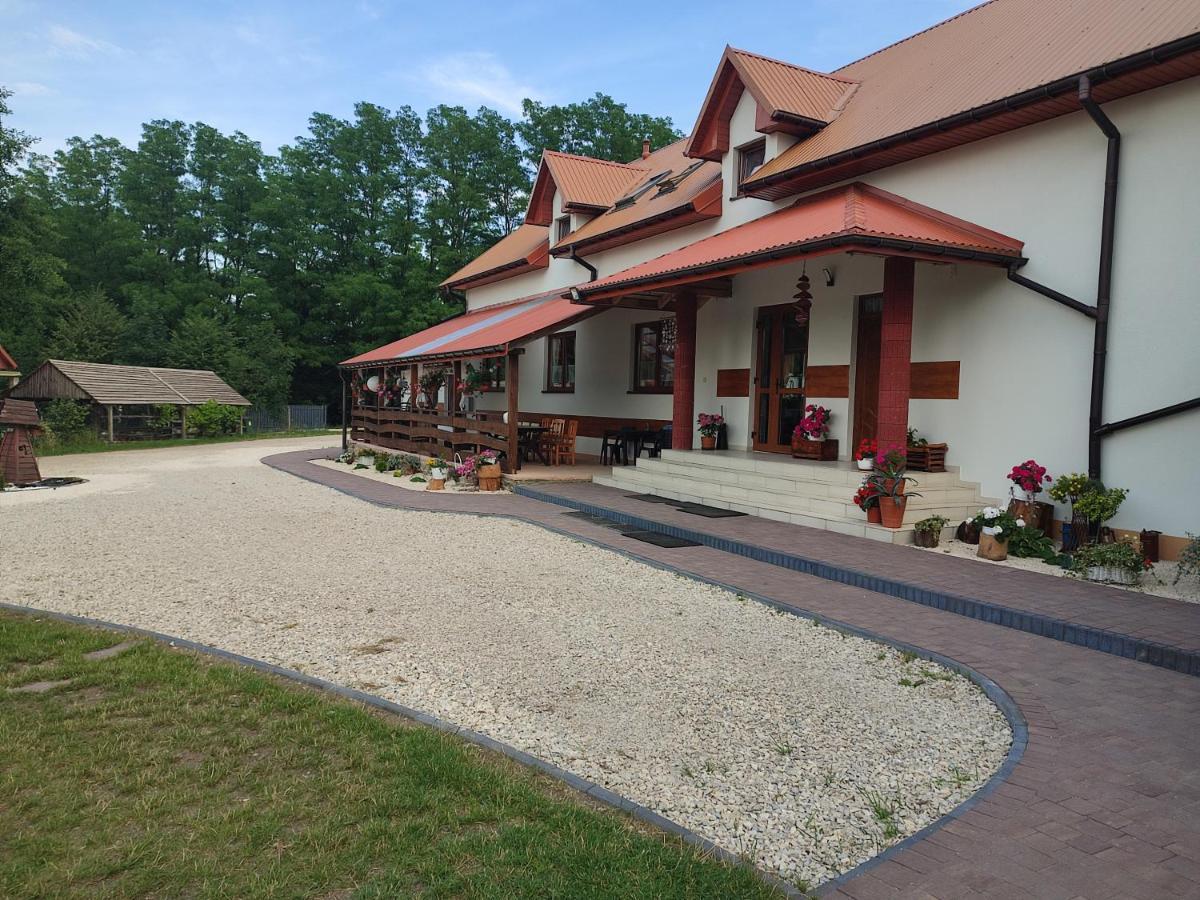 Villa Agrowczasy Nad Stawem Gartatowice Exterior foto